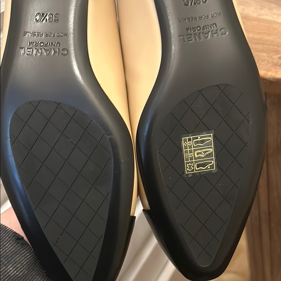 Chanel uniform Women's Flats 38c - Picture 7 of 12